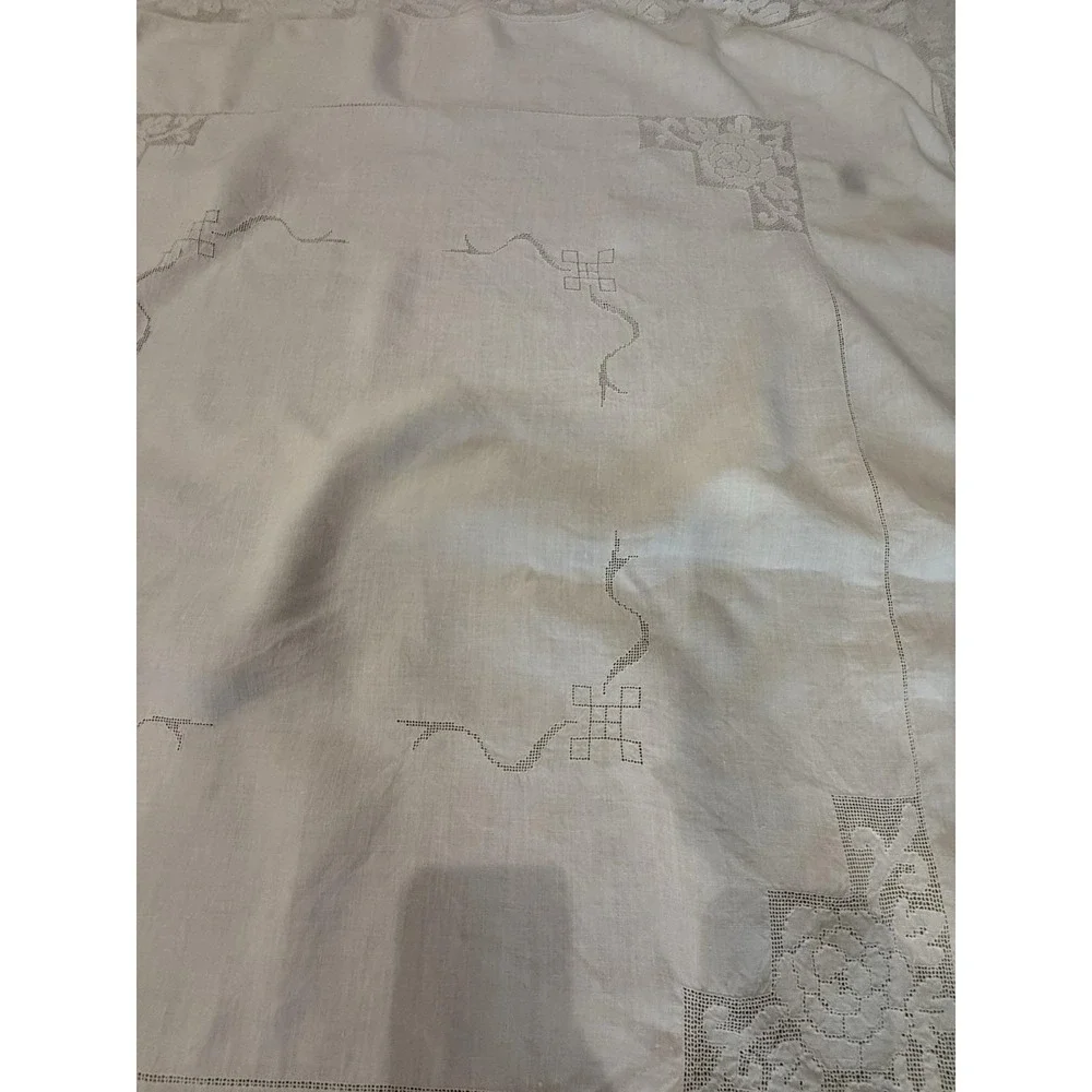 Vtg White Tablecloth Square Cotton Lace Edge  Traditional English Cottage Shabby